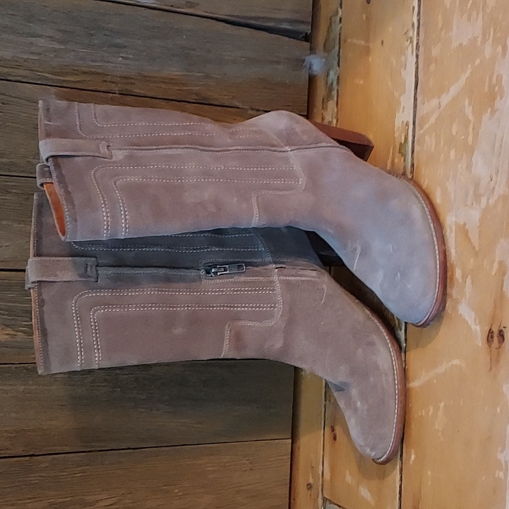 Ariat tan suede boots. Barely worn. 7.5 leather